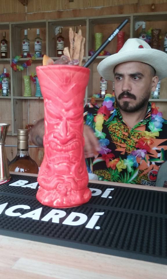 UN VIAJE A LA POLINESIA EL BACARDÍ "TIKI BAR