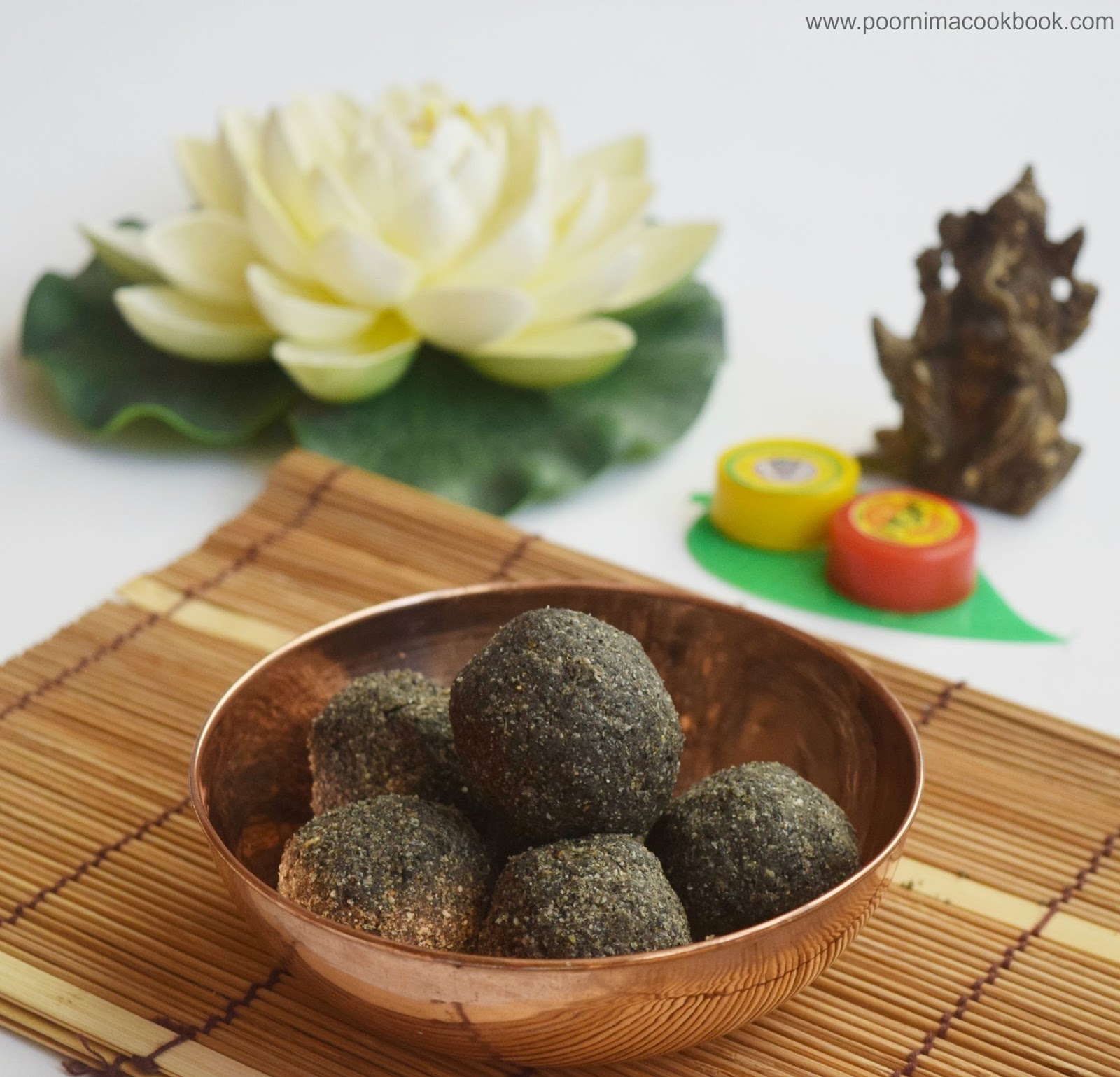 Poornima's Cook Book Ellu Urundai / Sesame Seed Balls