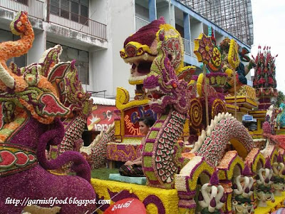 flower sculptures thailand flower festival