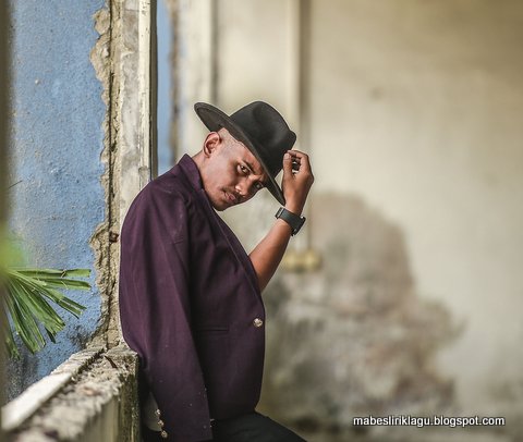 Aaron Abdul - Sayang Melayang Aaron Abdul - Sayang Melayang