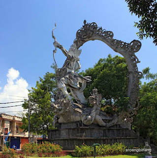 patung di bali dewa indra