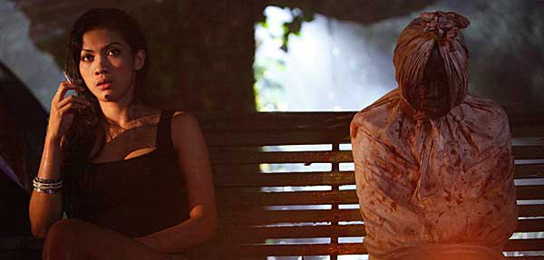 FOTO-FOTO PENAMPAKAN HANTU INDONESIA: 16 judul film horror Indonesia