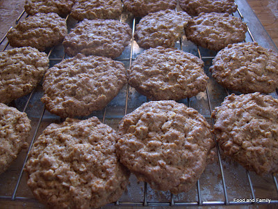 Ginger and oat cookies