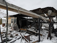 (ФОТО) В результате пожара на площади 27 кв. м повреждены деревянные надворные постройки и частная баня.