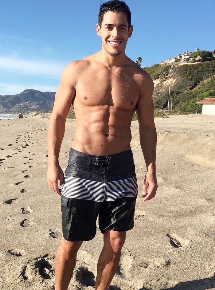 WE LOVE HOT GUYS Hot Guys of Summer