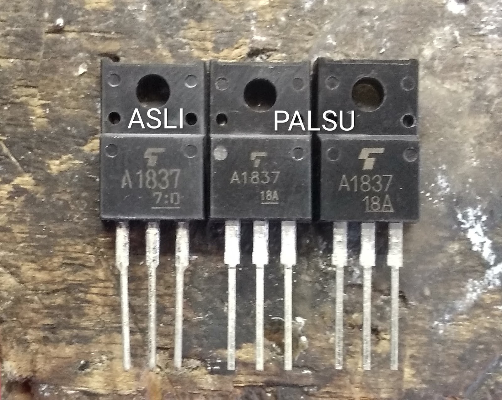 Captester Perbedaan transistor C4793, A1837 asli dan palsu