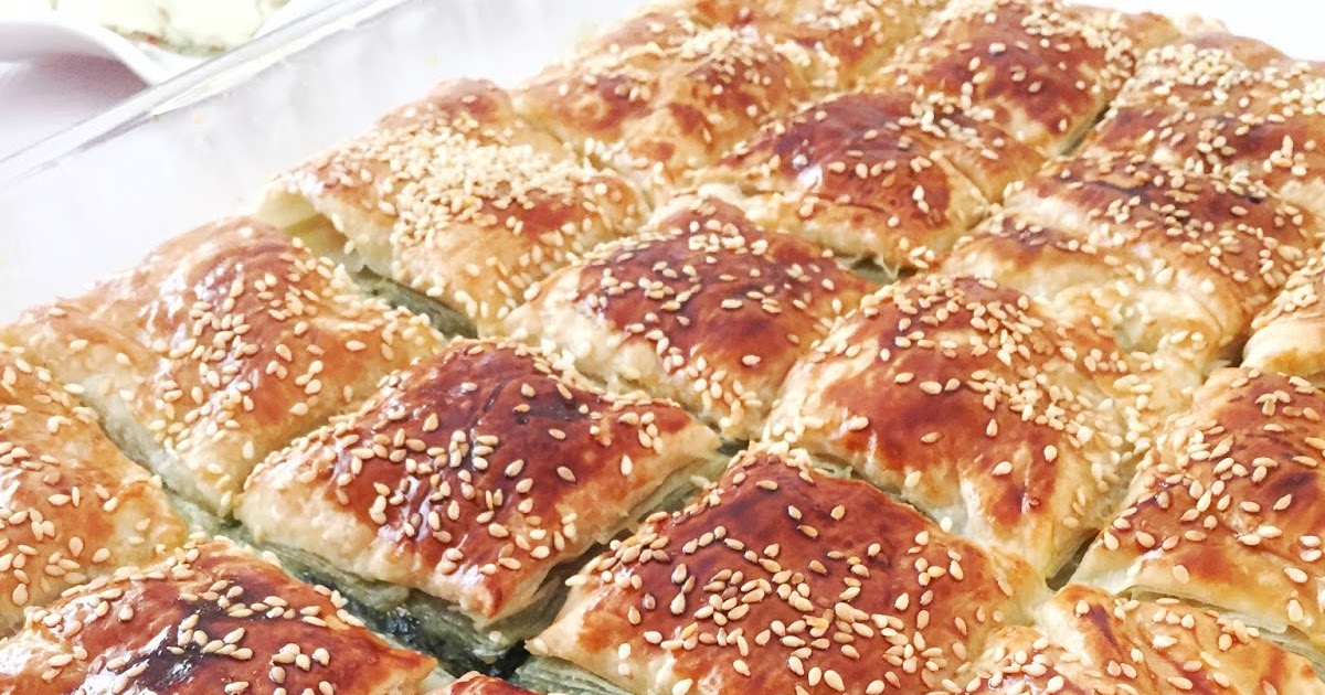 Yemekbahane ISPANAKLI TEPSİ BÖREĞİ (SELANİK BÖREĞİ)