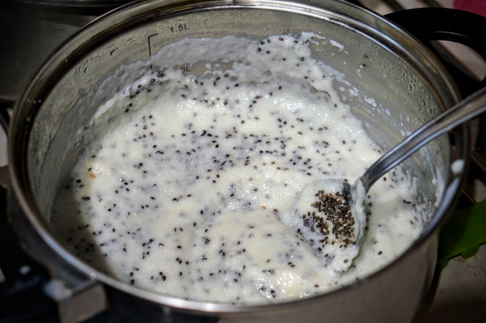 Blog kulinarny Pudding chia z kaszy manny z musem truskawkowym