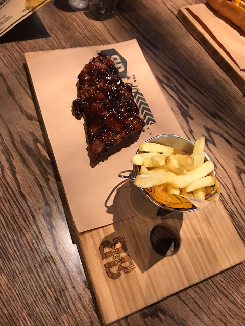 Brooklyn Brothers Diner Review • Whacky Wings, Great Burgers and Cold Beer || Jane Wonder Blog brooklyn-brothers-diner-cornubia-review