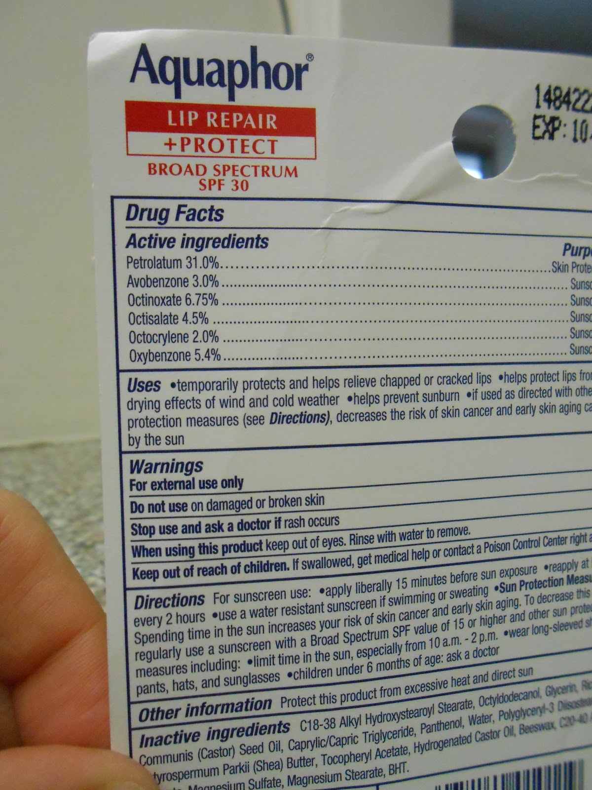 girlblog-blogspot-my-review-about-aquaphor-lip-repair-protect