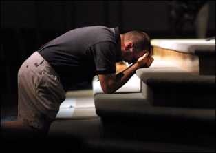 prayer kneeing down to pray