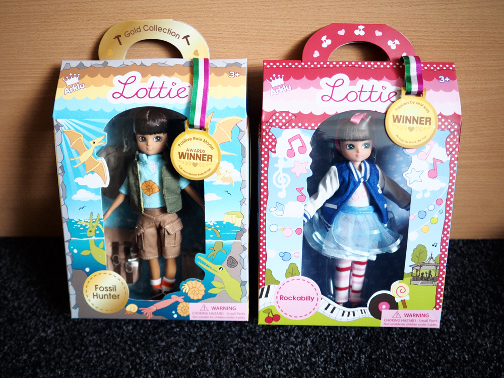 fossil hunter lottie