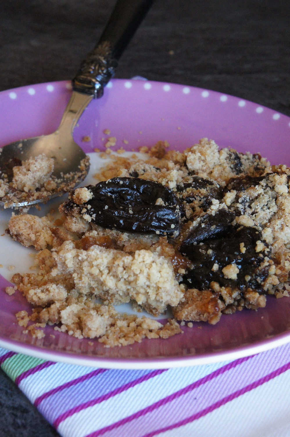 Crumble aux pruneaux et aux oranges