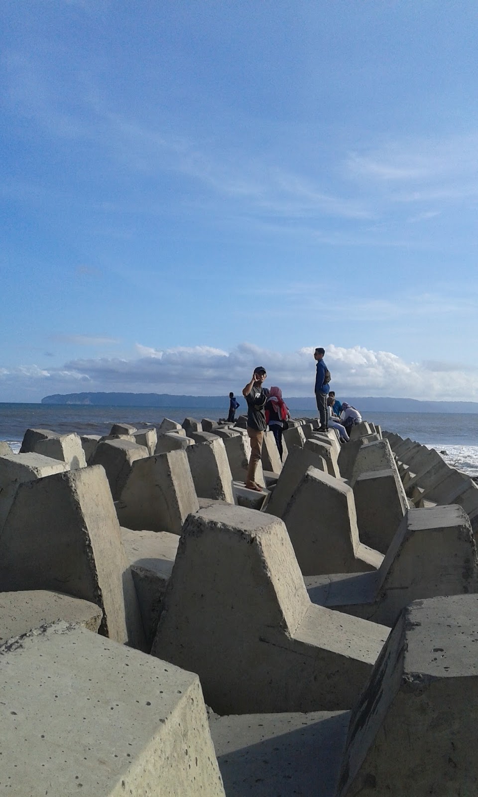 Menyapa Senja di Pantai Pancer Puger