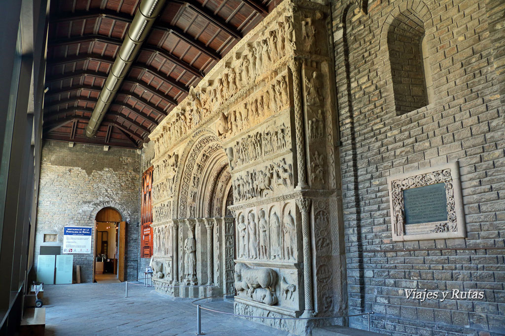 Portada del Monasterio de Santa María de Ripoll