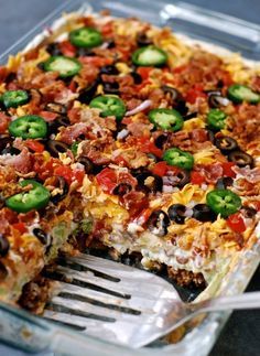I decided to create another layered cake pan salad! Since my other layered salad in a cake pan has been shared and pinned thousands of times, it was t I decided to create another layered cake pan salad! Since my other layered salad in a cake pan has been shared and pinned thousands of times, it was t