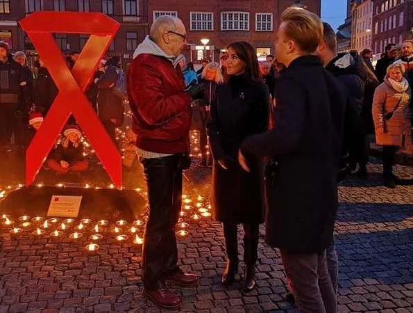 Princess Marie wore Baum und Pferdgarten Damara coat in navy, she attended a memorial ceremony held for 2018 World AIDS Day