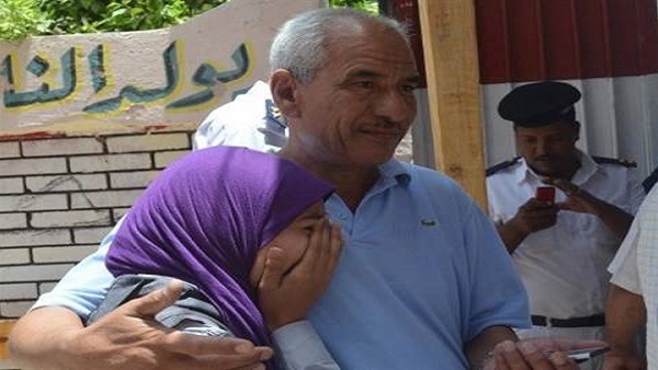 بكاء وحزن طلاب الثانوية العامة في الفيزياء وطلاب: " الأسئلة صعبة وغير مباشرة " بكاء وحزن طلاب الثانوية العامة في الفيزياء وطلاب: " الأسئلة صعبة وغير مباشرة "