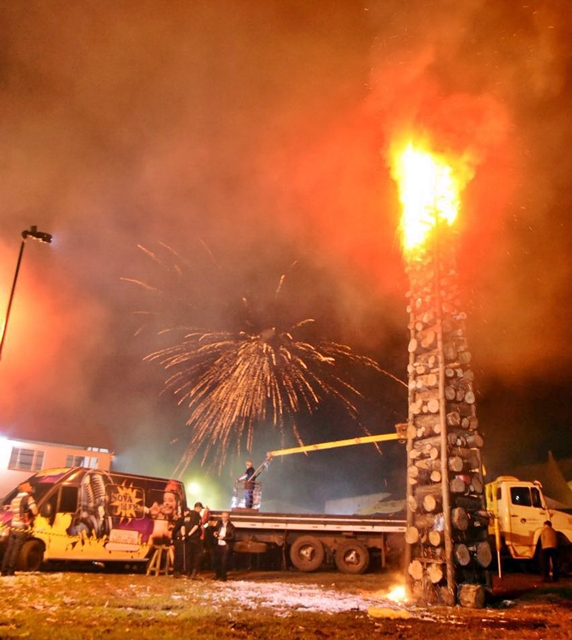 Roncador: Queima da fogueira de São Pedro atrai milhares de pessoas  
