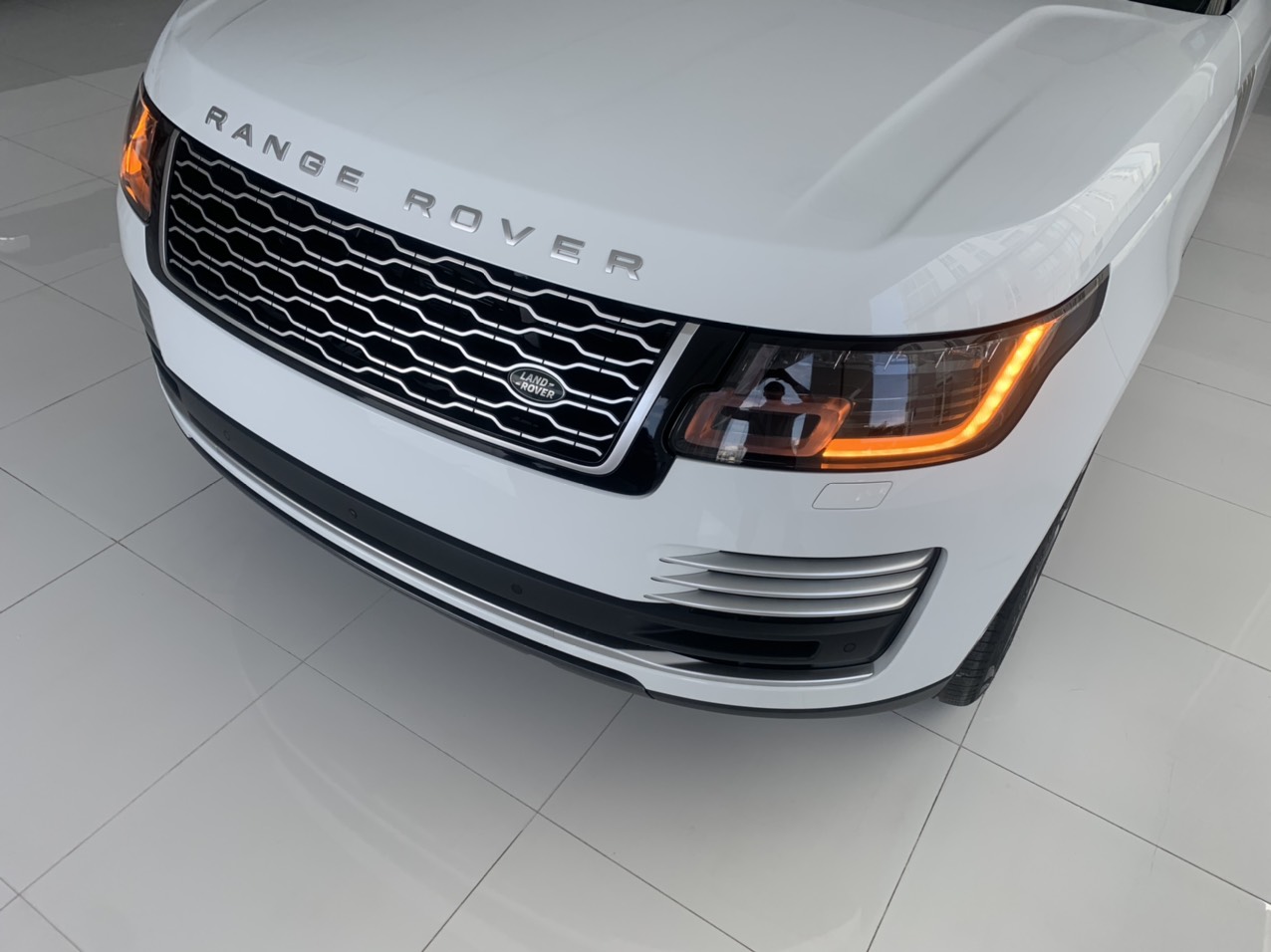 Xe Range Rover Phiên Bản Cao Cấp Nhất Đời 2020 Giá 11,6 Tỷ Đồng, land rover, RANGE ROVER, xe range rover 2020,  Range Rover của nước nào sản xuất, hiện tại xe có mấy loại, giá rẻ nhất bao nhiêu tiền,