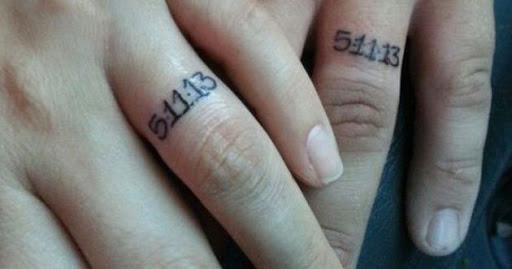 Estes data de casamento anel de dedo, tatuagens