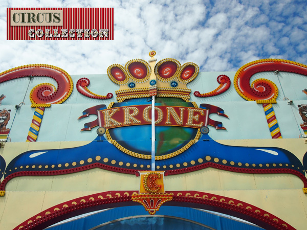 Fronton de la façade du cirque Allemand Krone 