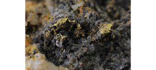 minerals associated with gold