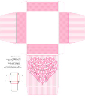 Knotwork heart box in pink and white