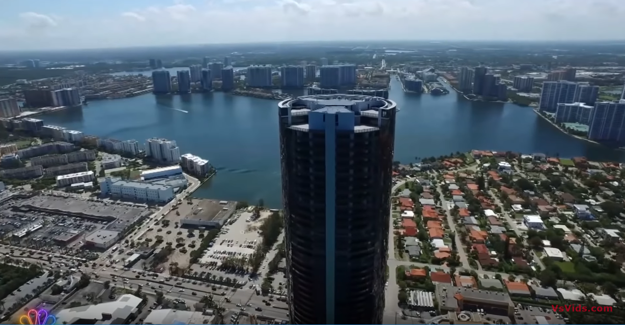 38 Photos vs. $500M ULTRA-LUXE SMART HOUSE | Secret Lives Of The Super Rich 38 Photos vs. $500M ULTRA-LUXE SMART HOUSE | Secret Lives Of The Super Rich