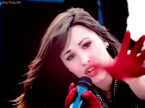 demi_lovato___gif__011_by_onlythey-d55hx