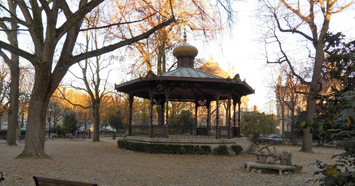 Troyes-en-Champagne: Jardin du Rocher, kiosque et pièce d'eau
