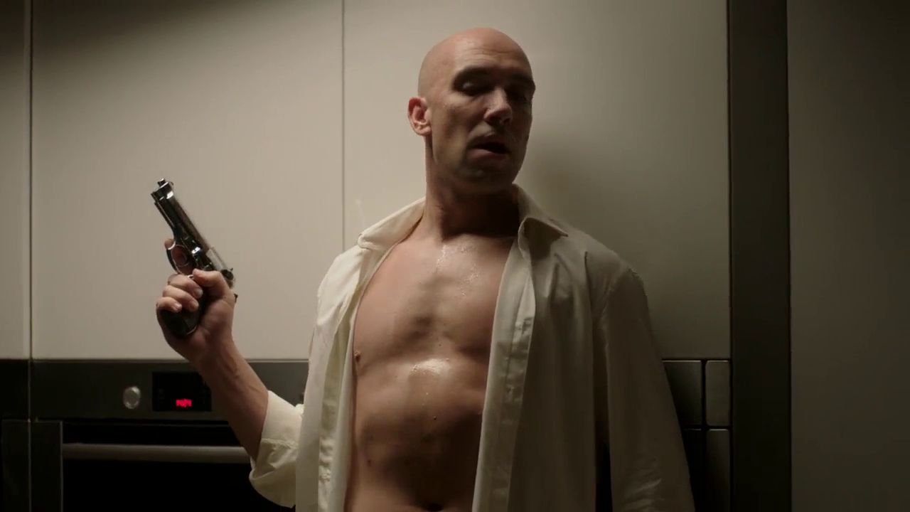 ausCAPS: Zachary Quinto shirtless in Heroes 3-11 Chapter 