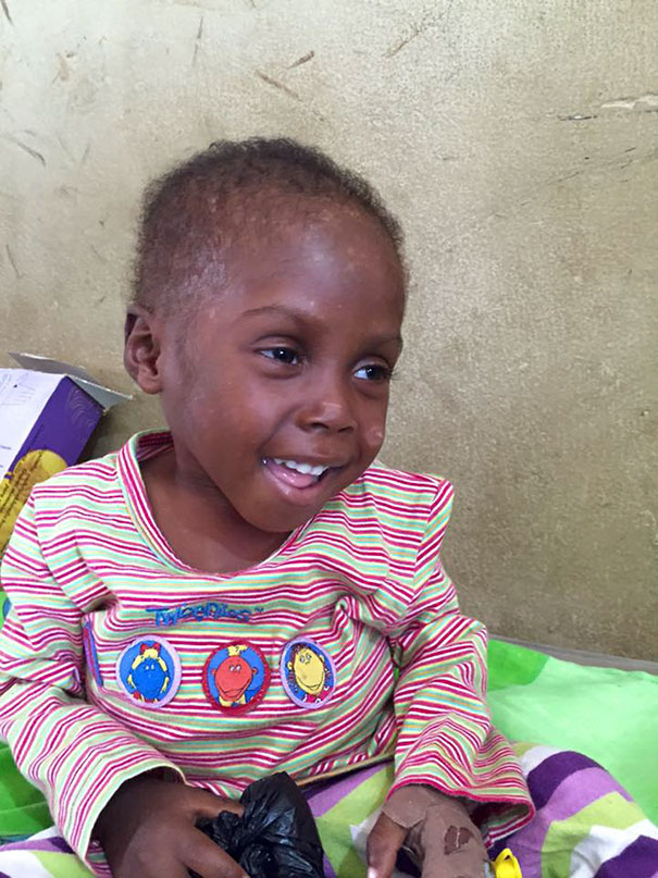 “This is what makes life so beautiful and valuable and therefore I will let the pictures speak for themselves” - Heartbreaking Moment When A 2-Year-Old Left To Die Is Given Water In Nigeria “This is what makes life so beautiful and valuable and therefore I will let the pictures speak for themselves” - Heartbreaking Moment When A 2-Year-Old Left To Die Is Given Water In Nigeria