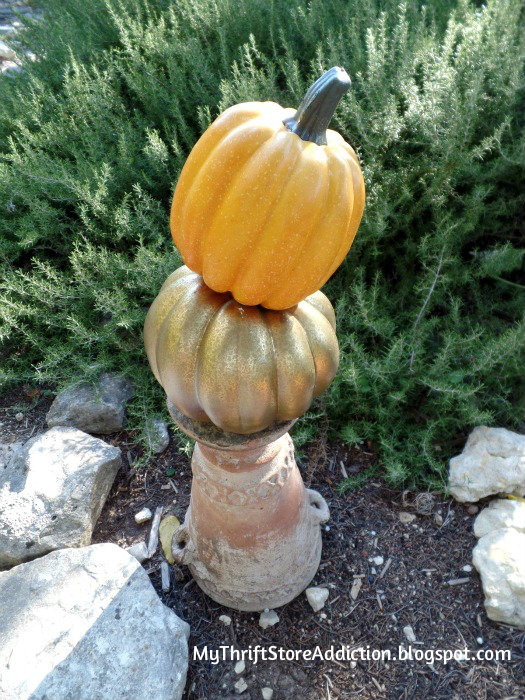 Topsy turvy pumpkin display