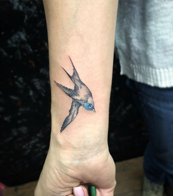 Tatuagens de aves para as mulheres Tatuagens de aves para as mulheres