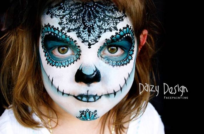 Christy Lewis is an award-winning artist based in Wellington, New Zealand who works on exquisite face and body Painting. She is a passionate artist and loves to share her enjoyment of face Painting with the rest of the world. 