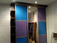 Шкаф с цветным стеклом