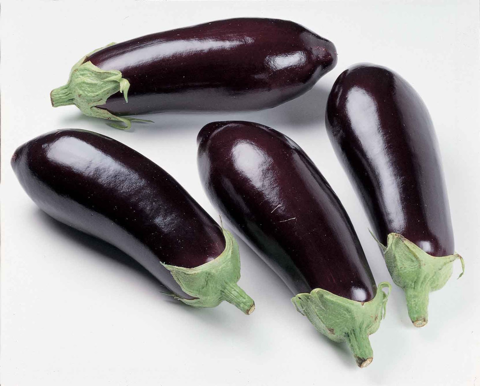 Aubergine (UK) and Eggplant (US) Natural Beauty