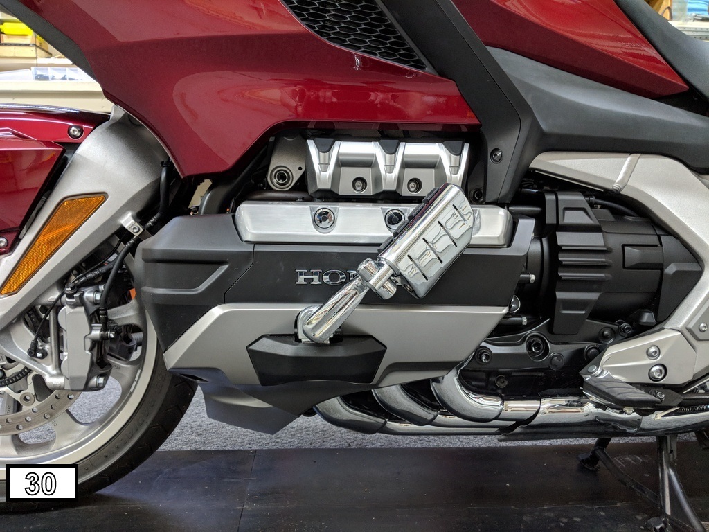 BQ's Motorcycle Adventures 20180515_Kuryakyn 7980 Highway Pegs