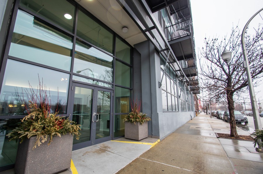 The Chicago Real Estate Local New West Loop rental! Furnished two