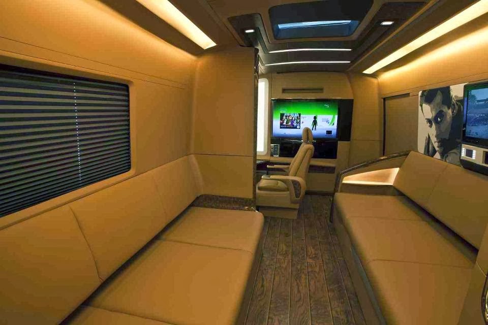 123Andhrawalazone Salman Khan's Vanity Van Photos