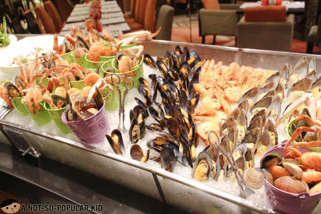 Fresh seafood collection in Hotel Jen's Latitude
