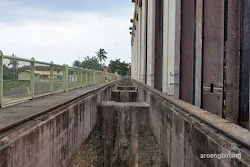 bendungan pintu air sepuluh tangerang