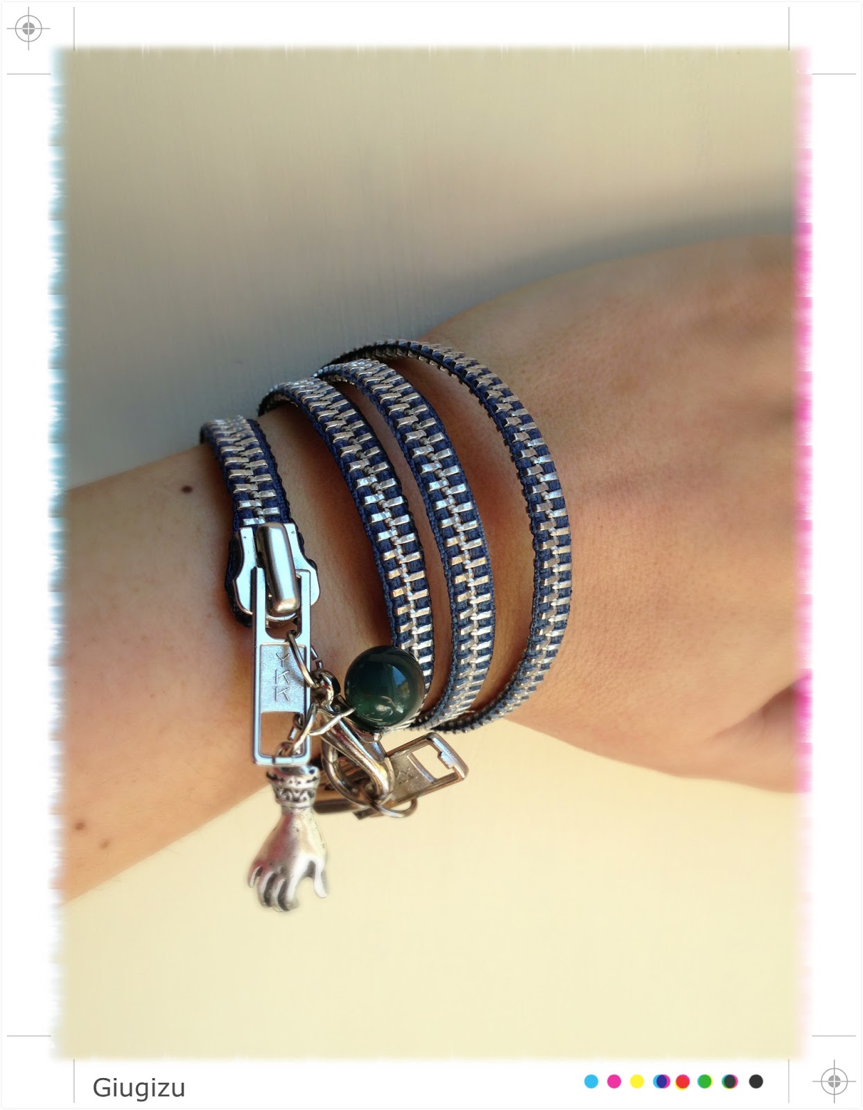 Recycled zippers accessories