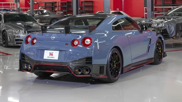 2022 Nissan GT-R Specifications and Price