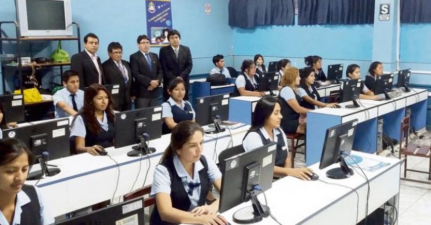 Docentes de institutos también rendirán prueba obligatoria cada tres años Docentes de institutos también rendirán prueba obligatoria cada tres años
