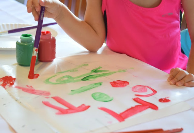 Wax Paper Printmaking- Painting Process Art For Kids. Explore a simple form of printmaking using materials you have on hand. Fun and easy painting activity for preschoolers, kindergarteners, or elementary kids.