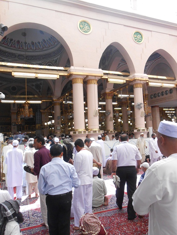 BERPETUALANG KE ACEH: Finding a way to Raudhah inside the Masjid Nabawi