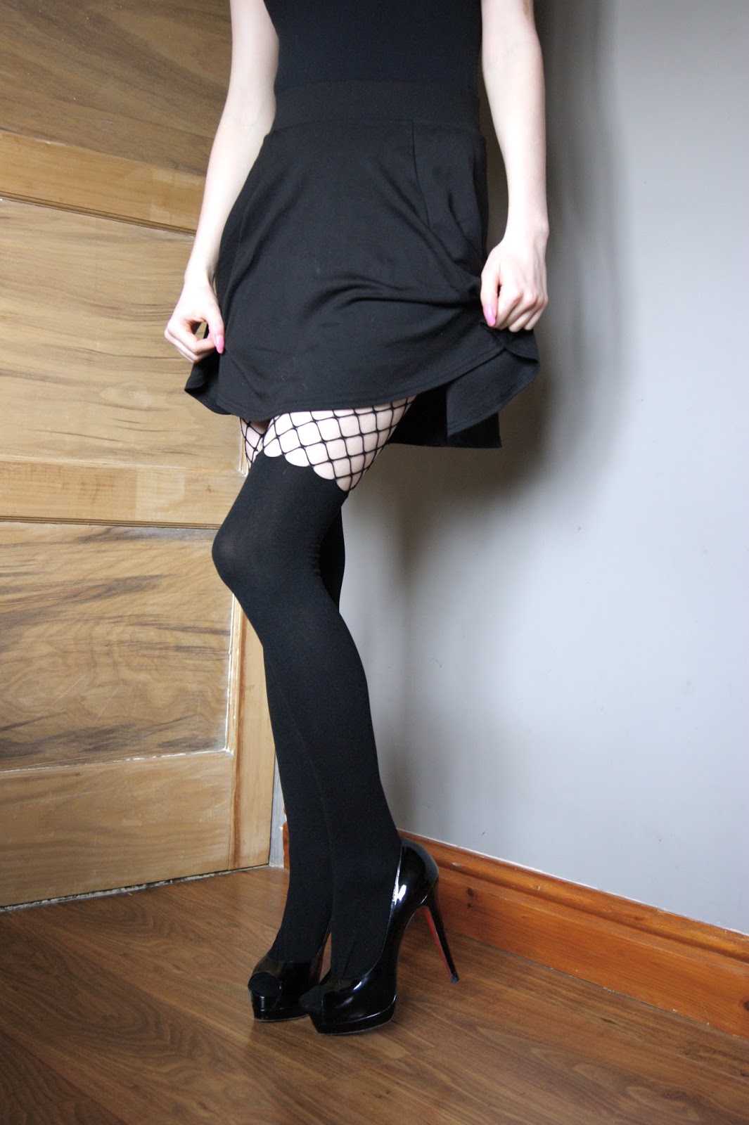 Tights and Ladders: Leg Avenue Tights Review - Opaque Tights with Net Top