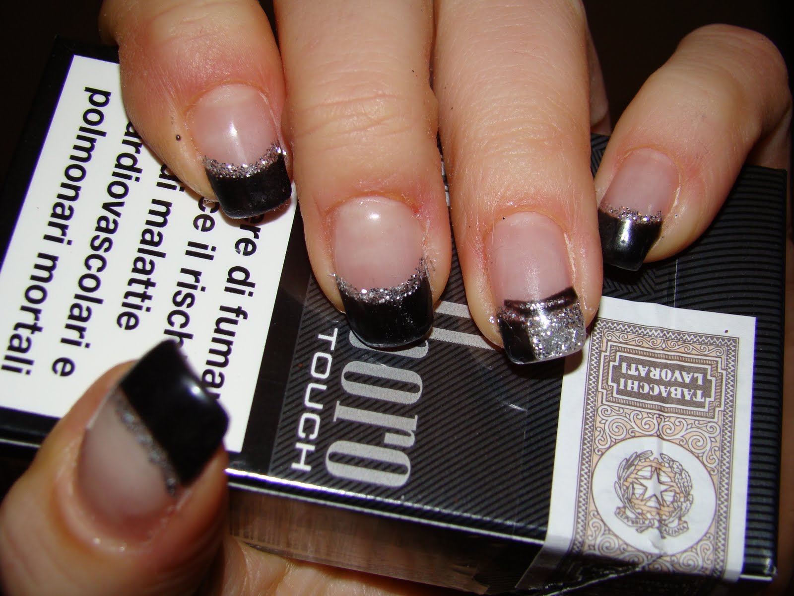 RICOSTRUZIONE UNGHIE: Nail nero e argento